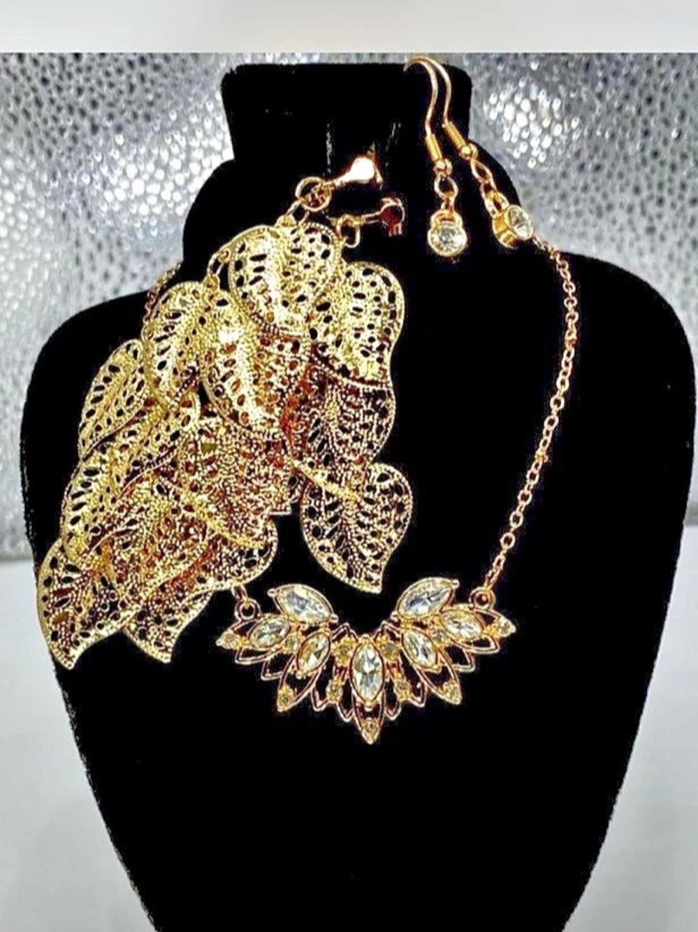 Ladies *** Gold-Tone ^^^ Statement Necklace / 2 x Earrings *^* Iced *^*